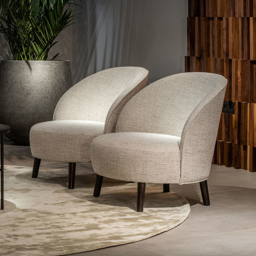 現代風アームチェア - BAYRON - EUROFASHION HOMETEXTILES & CONCEPTS - 布製 / ブナ材製 / 背もたれが高い