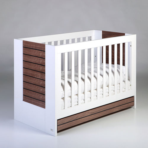 現代風赤ちゃん用ベッド - NOVA  - Troll Nursery Deutschland - ウォールナット / カバノキ材製 / MDF