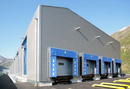 板状サイディング - SUBARU ITALIA  - Stahlbau Pichler - 金属板 / 金属製 / 波状