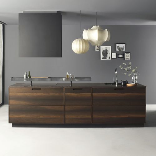 現代風キッチン - FACTORY - Key cucine - オーク材 / 大理石 / スチール製