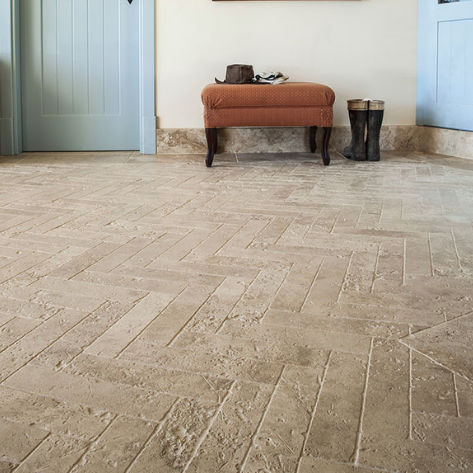 天然石タイル - BEIGE TRAVERTINE UNFILLED - Pedrantiqua - エンボス加工 / ブラッシング仕上げ / 砂吹き