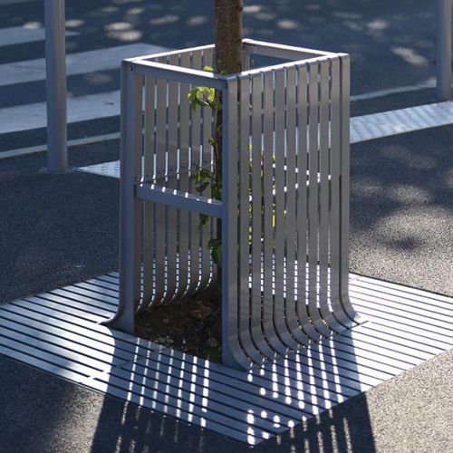 スチール製街路樹周回ベンチ - SYNERGIE - univers & cité | mobilier urbain