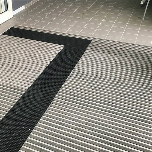 公共施設用エントランスマット - NUWAY TUFTIGUARD - Forbo Flooring Systems - ポリアミド製 / アルミニウム / スチール製