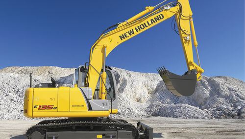中型パワーショベル - E135B - New Holland Construction - クローラー式 / 工事現場用