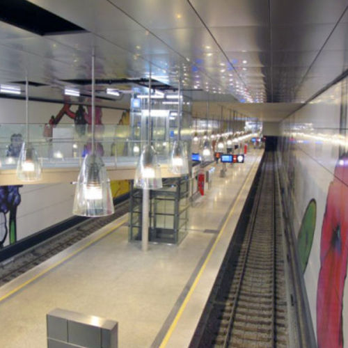 ステンレス網製構造パネル - U-BAHNHOF MOOSBACH - Design Factory cmb - 仮天井用 / 壁取り付け式 / ファサード被覆材用
