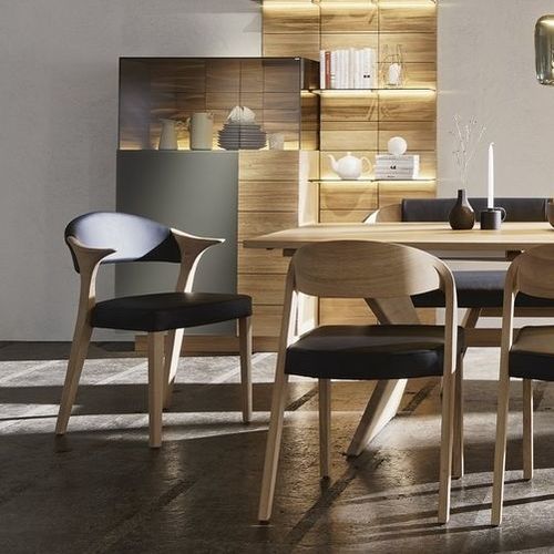 現代風ダイニングルーム用チェア - V-Montana  - Voglauer Möbelwerk Gschwandtner & Zwilling GmbH & Co. KG - 屋内用 / 布製 / 革製