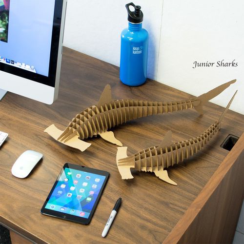 ボール紙製彫刻 - SYD & MEL SHARK SET - cardboard safari - 壁面