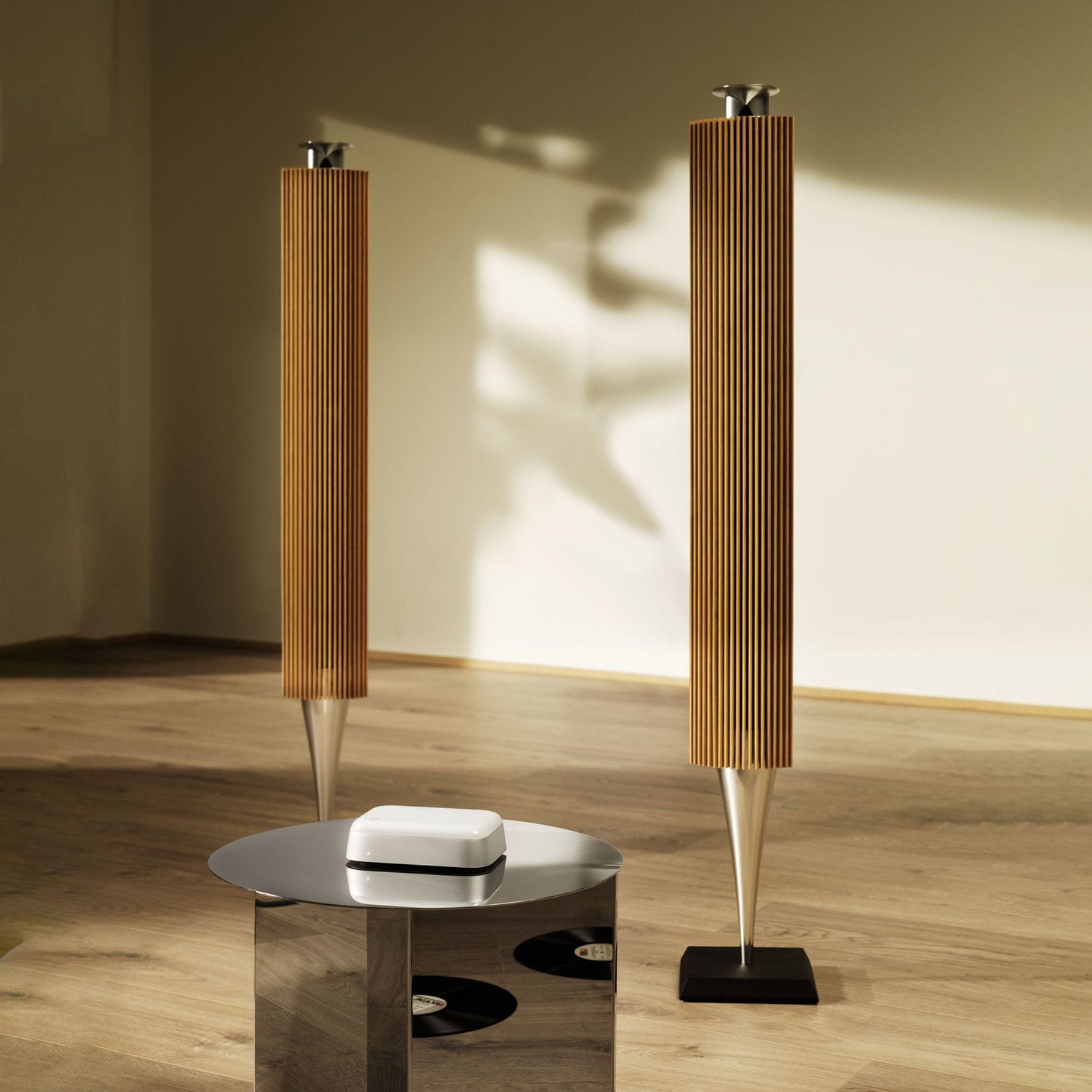 Caixa de som de piso - BEOLAB 18 - BANG & OLUFSEN - sem fio