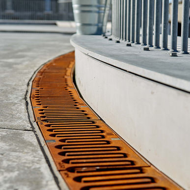 grelha-para-calha-de-piso-em-ferro-freestyle-aco-building-drainage