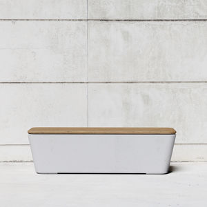 banco para espaço público de design minimalista 1