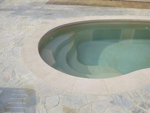 piscina pré-fabricada
