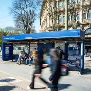 abrigo de ônibus em aço