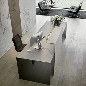mesa secretária de piso