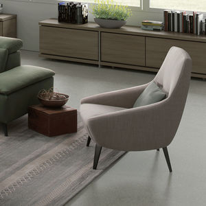 poltrona contemporânea / em tecido / com encosto alto / cinza
