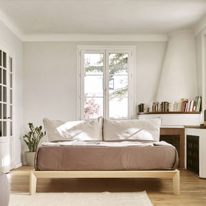 cama de casal / contemporânea / com cabeceira / em madeira