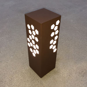 poste balizador de iluminação de jardim