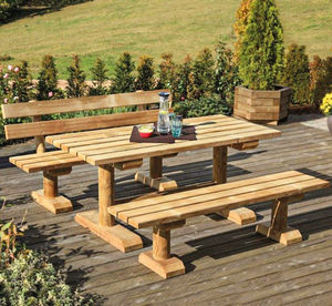 conjunto de mesa e bancos clássico