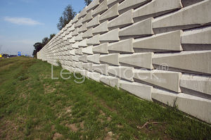 bloco de concreto maciço