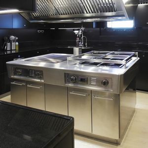 cozinha profissional em aço inoxidável