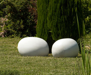 puff design original / em concreto reforçado com fibras / de jardim / para ambiente externo