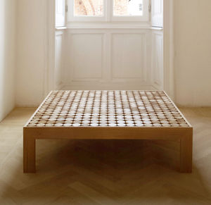 mesa lateral contemporânea