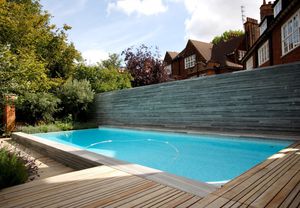 piscina com transbordo