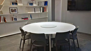 mesa de conferências contemporânea 1