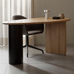 mesa secretária de piso 1