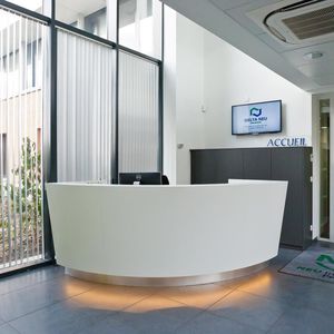 balcão de recepção curvo 1
