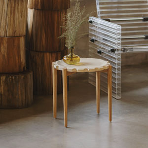 mesa lateral contemporânea 1