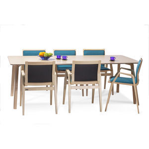 conjunto de mesa e cadeiras contemporâneo