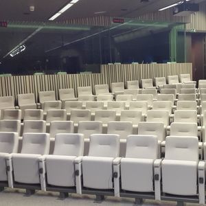 poltrona de auditório contemporânea