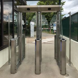 catraca de portas retráteis para controle de acesso automático