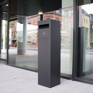 caixa de correio com pedestal