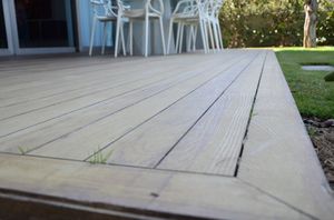 tábuas de deck em iroko