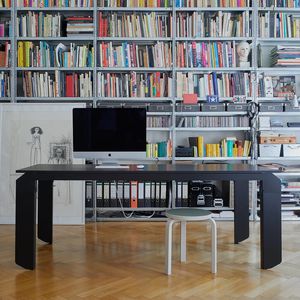 mesa contemporânea