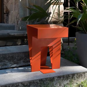 mesa lateral contemporânea