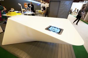 balcão de recepção em Corian® 1