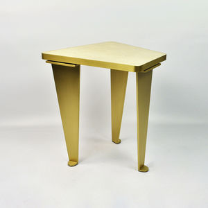 mesa lateral contemporânea