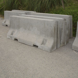 defensa metálica em concreto