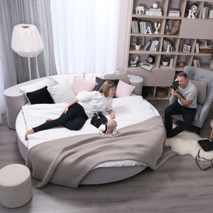 cama redonda / de casal / contemporânea / estofada