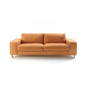 sofá contemporâneo / em couro / de 2 lugares / de 3 lugares