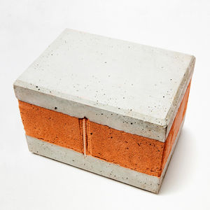 bloco de concreto maciço