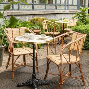 cadeira de jardim contemporânea