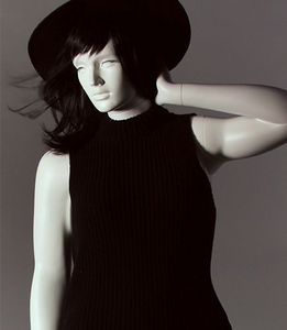 manequim feminino plus size