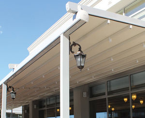 pérgola apoiada em parede