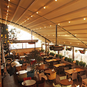 pérgola apoiada em parede