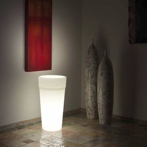 vaso de jardim em material plástico
