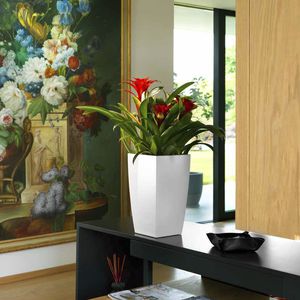 vaso de jardim em material plástico