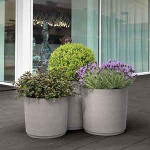 vaso de jardim em material plástico